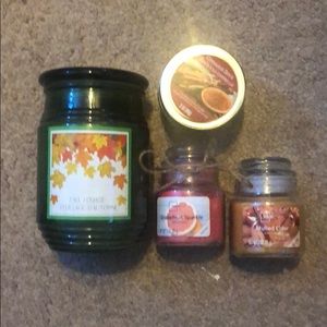 Set of 4 asorted candles